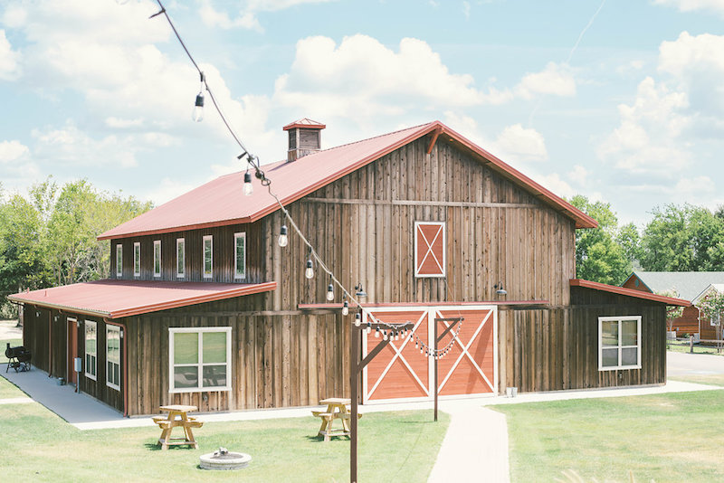 planning a barn wedding in texas