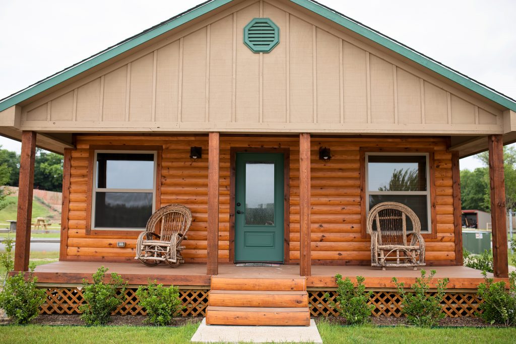 Big Hoss cabin to rent in Canton, Texas 